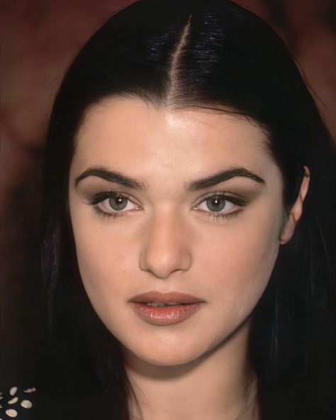 Cool Toned Celebrities, Rachel Weisz Makeup, Rachel Weisz 90s, Purva Bhadrapada, 90s Makeup, Evan Rachel Wood, Swag Makeup, Bella Hadid Outfits, Celebrity Faces