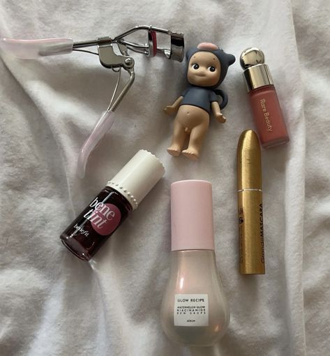 #aesthetic #bene-tint #makeup Bene Tint, Tint Makeup, Lip And Cheek Stain, Cheek Stain, Girl Things, Lip Tint, Girly Things, Beauty And Personal Care, Serum