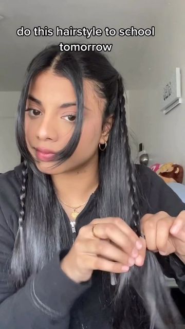 Her Hair Hack | Daily Viral Hair Tutorials on Instagram: "Try this hairstyle for school tomorrow! Need more hair inspiration or hairstyle tutorials! Follow @herhairhack . . . . . . . . . . . . . . . . . . . #hairclips #hairclip #hairgoals #hairtutorial #hairtransformation #hairstylist #hairstyle #hairfashion #hairideas #hairart #hairtrends #hairvideos #naturalhair #hairlove #hairjourney #hairoftheday #hairblogger #hairblog #hairvideo #naturalhairstyles #hairofinstagram #hairgrowth #hairsalon" Simple Hairstyle For School, Hairstyle For School, Preppy Hairstyles, Hair Hack, Cute Hairstyles For School, Easy Everyday Hairstyles, Medium Layered Hair, Cute Simple Hairstyles, Hairstyle Tutorials