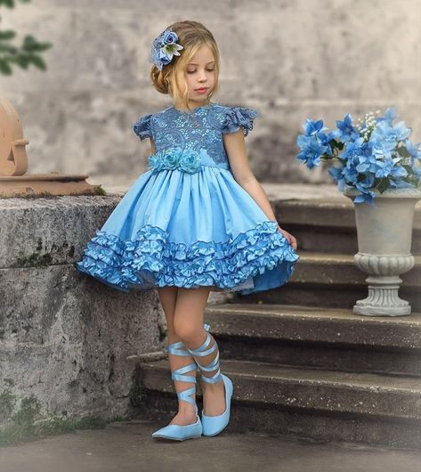 Princess Flower Girl Dresses, Princess Flower, Girls Blue Dress, Princess Kids, Christening Dress, Kids Frocks, Pageant Gowns, Dresses Kids Girl, Flower Girls