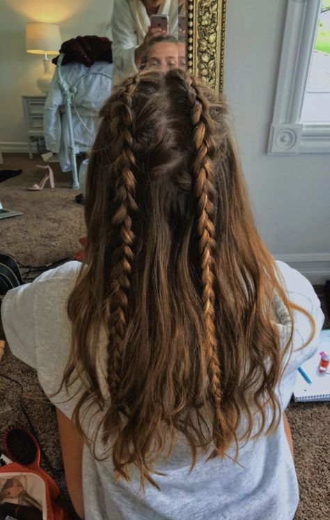 Camping Hairstyles, Braided Prom Hair, Braid Hairstyle, Hair Stylies, Summer Camping, Penteado Cabelo Curto, Hairstyles Braids, Box Braids Hairstyles, Grunge Hair