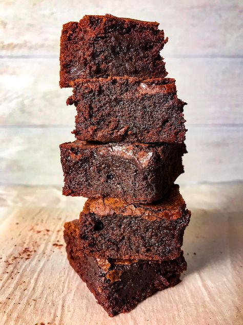 Brownie Recipe With Cocoa, Cocoa Powder Brownies, One Bowl Brownies, Cocoa Powder Recipes, Dessert Halloween, Cocoa Brownies, Best Brownie Recipe, Brownies Recipe Homemade, Chewy Brownies