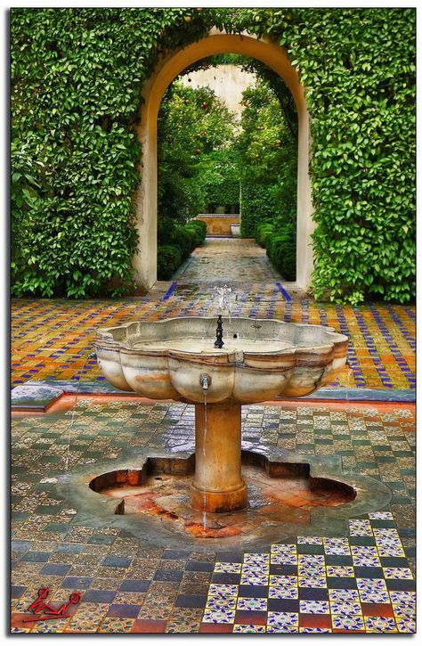 Arabic Garden, Spanish Fountain, Spanish Countryside, Alcazar Seville, Spanish Garden, Famous Gardens, Sevilla Spain, Paradise Garden, Seville Spain