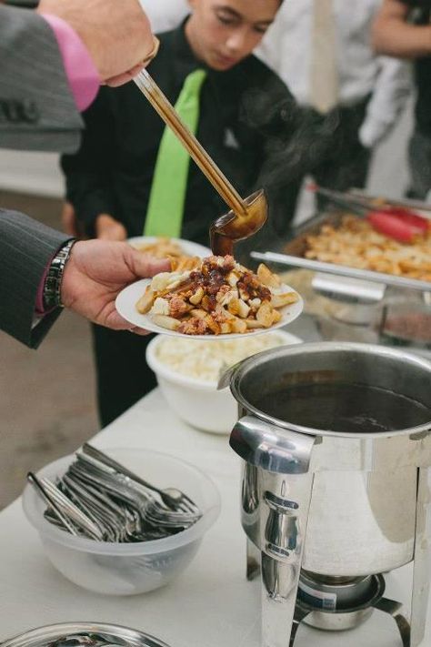 A Poutine Bar is sure to win over every single one of your guests! Poutine Station Wedding, Poutine Bar, Wedding Late Night Snacks, Old Fashioned Wedding, Wedding Food Stations, Rustic Beach Wedding, Wedding Food Drink, Staff Party, Beer Wedding