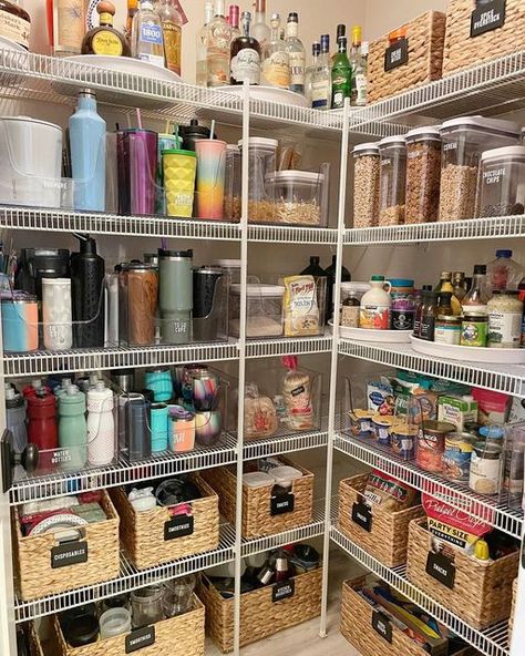 Wire Racks In Kitchen Storage Ideas, Wired Shelf Pantry Ideas, Walk In Pantry Wire Shelving, Wire Pantry Shelves Organization, Wired Pantry Organization, Pantry Wire Shelving Ideas, Pantry Organization Ideas Wire Shelving, Metal Pantry Shelves, Wire Rack Pantry Makeover