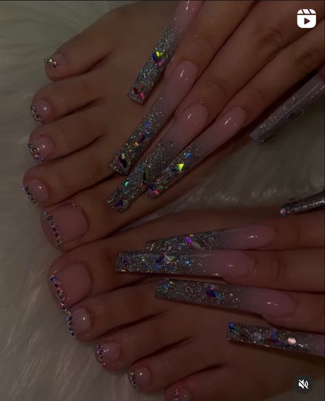 24th Birthday Nails, Glitter Nails Polish, Long Glitter Nails, Acrylic Nail Pink, Summer Glitter Nails, Glitter Nails Ideas, Glitter Nails Designs, Burgundy Acrylic, Bday Nails