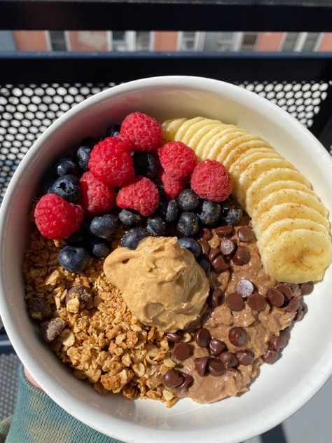 Healthy Breakfast Snacks, Plats Healthy, Road Trip Food, Easy Healthy Breakfast, Good Healthy Recipes, Breakfast Bowls, Food Obsession, Healthy Snacks Recipes, I Love Food