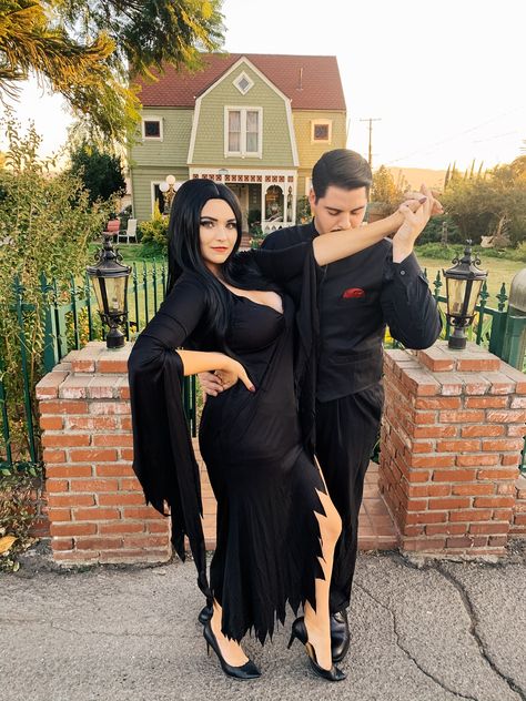 Diy Morticia Addams Costume Plus Size, Morticia Addams And Gomez Costumes, Morticia Gomez Costume, Mortician And Gomez Costume, Pregnant Morticia Costume, Morticia And Gomez Addams Costume Diy, Plus Size Morticia Addams, Mortician And Gomez Addams Costume, Morticia And Gomez Costume