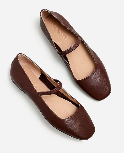 Brown Ballet Flats, Feminine Shoes, Flats Outfit, Twinkle Toes, Winter Capsule, Preppy Fall, Leather Industry, Mom Fashion, Madewell Shoes