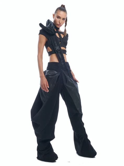 Women – Page 2 – GELAREH Dystopian Fashion, Futuristic Style, Cyberpunk Fashion, Futuristic Fashion, Avant Garde Fashion, Glam Rock, Wide Legs, Zipper Detail, Independent Designers Fashion