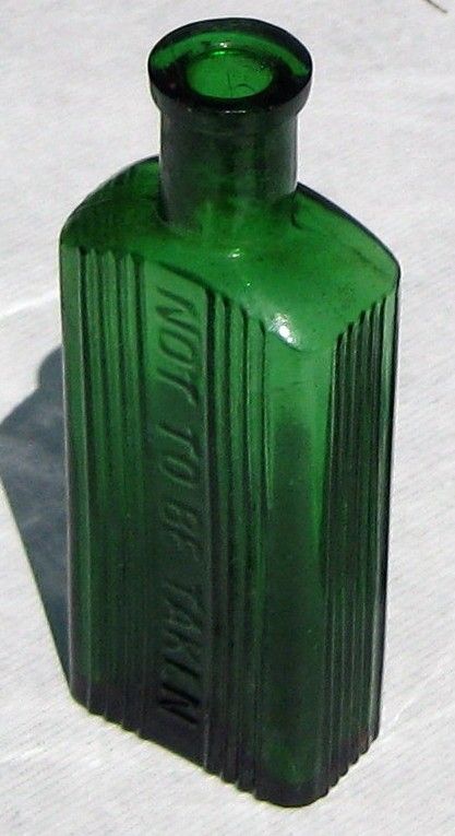 Rectangular-Shaped, Deep Emerald Green Poison Bottle! Poison Bottle, Valentine Days, Old Glass Bottles, Deep Emerald Green, Antique Perfume Bottle, Antique Glass Bottles, Green Glassware, Life Styles, Antique Green