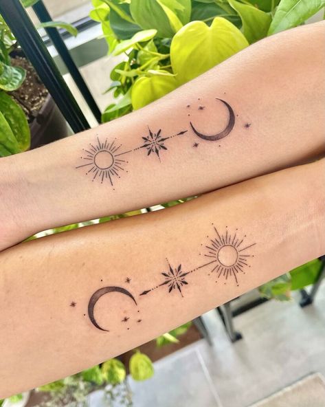 Maching Tattoos, Mom Daughter Tattoos, Moon Sun Tattoo, Sun And Moon Tattoo, Tattoos Infinity, Moon Tattoos, Sibling Tattoos, Moon Tattoo Designs, Mother Tattoos