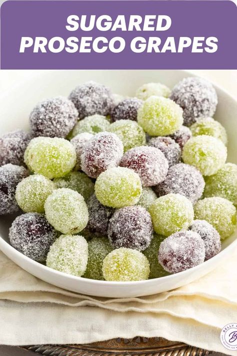 With only 4 ingredients and 5 minutes of prep, plus some chilling in the fridge, these Sugared Prosecco Grapes are that perfect little boozy and festive bite for your next get-together! Prosecco Grapes, Candied Grapes Recipe, Sugared Grapes, Frozen Grapes, Grape Recipes, Summer Appetizer, Recipes Appetizers And Snacks, Party Food Appetizers, Dessert Drinks