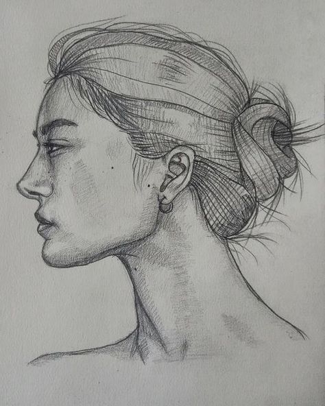 One Side Face Drawing, Face From Side Drawing, Face Drawing Side View, Side Face Drawing Woman, Women Side Profile Drawing, Sketch Side Profile, Side Profile Drawing Woman Face, Face Side Profile Drawing, Female Face Side Profile Drawing