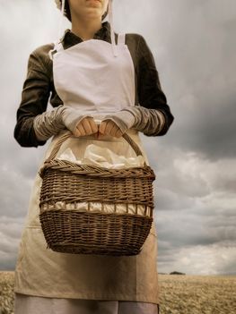 Holding A Basket Pose, Maids Outfit, Basket Drawing, Draw The Squad, Hand Drawing Reference, Hippie Painting, Female Pose Reference, Hand Reference, Book Drawing