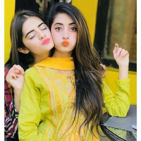 Both are looking so beautiful agree ? .  Follow👉 @ayesha.kahn . . #pakistan #islamabad #Karachi #turkey Friends Dps, Bestie Dp, Sisters Pics, Girls Profiles, Girls Friendship, Sisters Photoshoot Poses, Sister Poses, Sisters Photoshoot, Girl Friendship