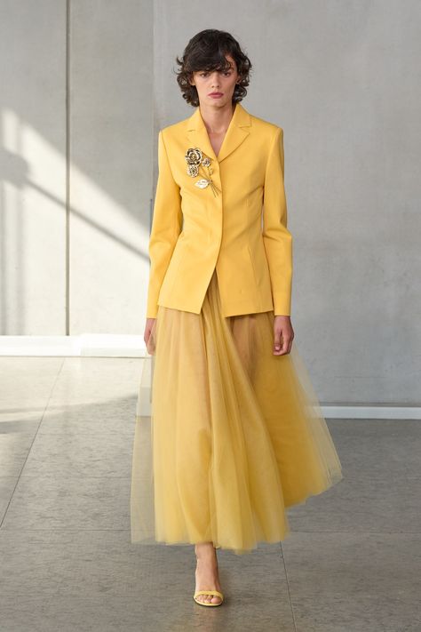 Yellow Fashion, Spring 2024, Carolina Herrera, Fashion Week Spring, New York Fashion, Look Fashion, Spring Summer Fashion, Runway Fashion, The Fashion