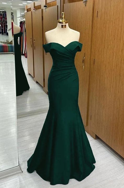 Green Prom Dress Long, Navy Prom Dress, Dark Green Prom Dresses, فستان زهري, Celebrity Brides, Prom Dress Mermaid, Prom Dresses Off The Shoulder, Navy Prom Dresses, Ball Ideas