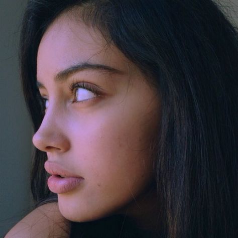 Follow me at : @LittleHoneybeePins Cindy Kimberly Nose Side Profile, Pretty Nose Shape, Button Nose Aesthetic, Nose Job Inspiration, Sharp Jawline, Nose Surgery Rhinoplasty, Nose Jobs, Rhinoplasty Nose Jobs, Job Inspiration