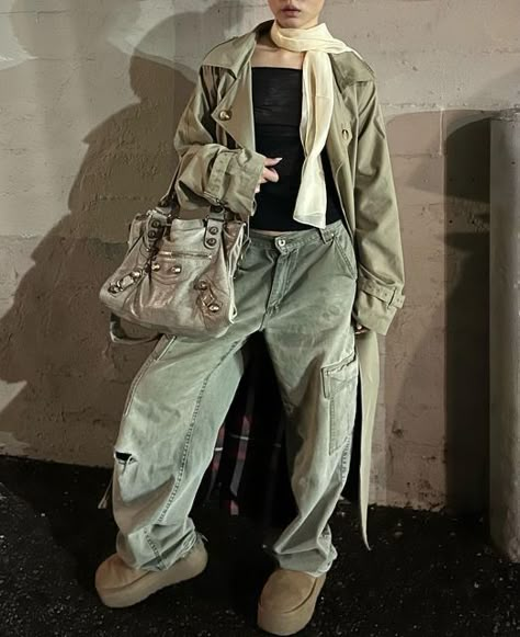 Chinese Street Style, Korea Street Style, Instagram Los Angeles, Rainy Day Fashion, Cold Fits, Fire Fits, Fall Fits, Mood Board Fashion, Cool Fits