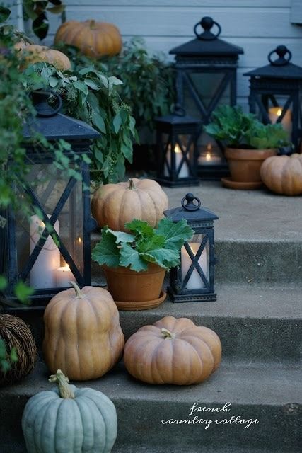 9 Beautiful ways to Decorate Your Porch for autumn - French Country Cottage Cozy Candlelight, Magnolia Garland, Outside Fall Decor, Cinderella Pumpkin, Ideas For Decorating, Fall Front Porch, Fall Decoration, Front Porch Decorating, Flickering Candles