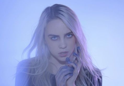 Los Angeles-based singer-songwriter Billie Eilish premiered a new song “Six Feet Under“ on Apple Music Beats 1. Billie Eilish Ocean Eyes, Ocean Eyes, Music Beats, Six Feet Under, I Can Tell, Demi Lovato, Silver Hair, Pretty Little Liars, Music Is Life