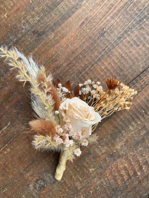 Rustic Boho Boutonniere, Wedding Rustic Flowers, Boho Boutineer, Groom Suit Boho, Boho Rustic Wedding Dress, Rustic Boho Wedding Decor, Boho Wedding Boutonniere, Boho Wedding Groom, Boho Corsage