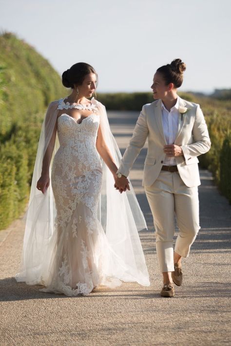 Stud Wedding Outfits, Masc Bride Outfit, Lgbt Wedding Attire, Lesbian Wedding Suit, Women Wedding Suit, Lesbian Wedding Outfits, Lgbt Wedding Photography, Wedding Dress Suit, Bride Attire