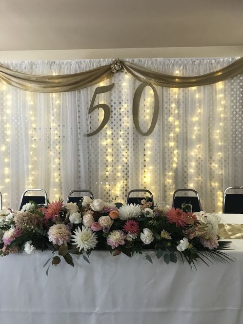 50 Anniversary Ideas, Anniversary Backdrop Ideas, 50 Anniversary Ideas Decoration, Wedding Anniversary Decorations Diy, 50th Anniversary Table Decorations, 50 Wedding Anniversary Centerpieces, Head Table Decorations, 50th Anniversary Table, Wedding Anniversary Centerpieces