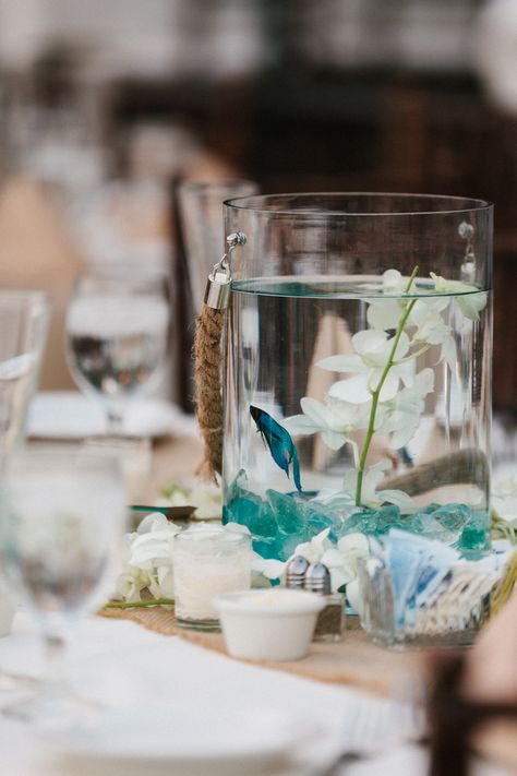 Beta Fish Wedding Centerpieces, Fish Tank Centerpiece Wedding, Real Fish Centerpiece Ideas, Beta Fish Centerpiece Ideas, Fish Table Decorations, Fish Tank Centerpiece, Fish Wedding Centerpieces, Beta Fish Centerpiece, Goldfish Centerpiece