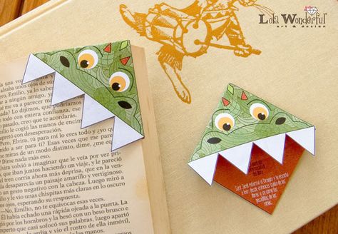 Lola Wonderful_Blog: DIY Día del libro - Sant Jordi: Marcapáginas imprimibles gratuitos Castle Crafts, St Georges Day, Origami Bookmark, Chinese New Year Crafts, Diy D, Fun Arts And Crafts, New Year's Crafts, Origami Easy, Saint George