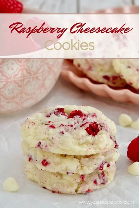 Raspberry Cheesecake Cookies Raspberry Cheesecake Cookies, Vanilla Cream Filling, Weekly Recipes, Whipped Shortbread Cookies, Raspberry Desserts, Raspberry Muffins, Raspberry Recipes, Dried Raspberries, Cookie Bar