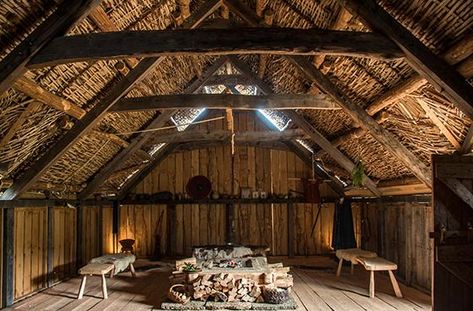 Butser Ancient Farm opens an Anglo-Saxon Hall on site Butser Ancient Farm, Anglo Saxon Houses, Medieval Interior, Hall House, Dr Phil, Gothic Design, Setting Ideas, Medieval Period, The Tudor