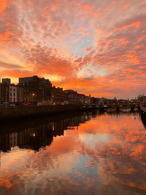 Dublin At Night, Irish Cities, Dublin Aesthetic, Kilmainham Gaol, St Patric, Croke Park, Visit Dublin, Grafton Street, Irish Spring