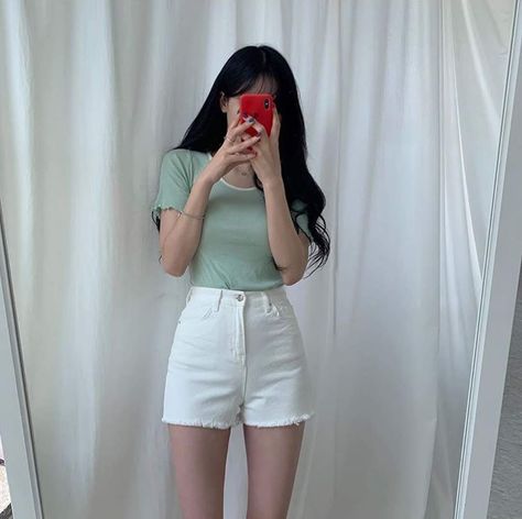 Korean Daily Outfit, Short Outfits Korean, Maong Shorts, Outfit Korean Style, Korean Casual Outfits, Kawaii Fashion Outfits, Korean Fashion Dress, Easy Trendy Outfits, Causual Outfits