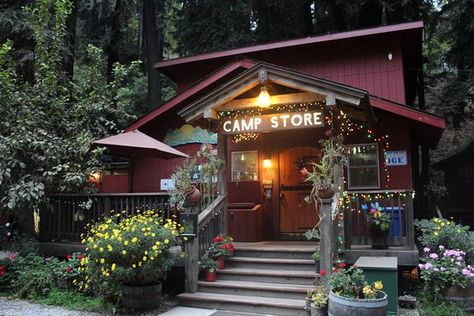 Camp Store Ideas, Summer Camp Office, Campground Store Ideas, Camp Ground Activities, Camp Grounds Ideas, Camp Bloxburg, Summer Camp Layout, Vintage Campground, Summer Camp Cabins