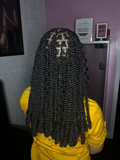 #invisiblelocs invisiblelocs, loc styles, locs, faux locs, barrel twist, twist, twist styles, braids styles, braids, braider Barrel Knotless Braids, Faux Locs Barrel Twist, Barrel Faux Locs, Twists With Barrel Ends, Locs Barrel Twist, Barrel Braids, Jeon Family, Styles Locs, Invisible Locs