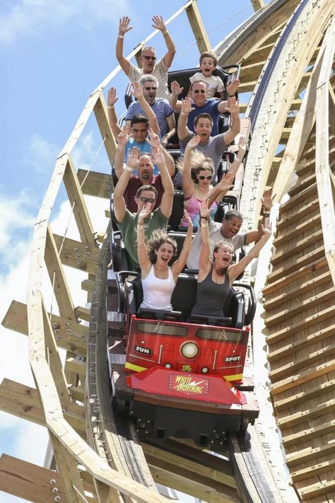 Amazing Locations, Wooden Roller Coaster, Florida Attractions, Lake Eola, Theme Parks Rides, Holiday World, Orlando Parks, White Lightning, Amusement Park Rides