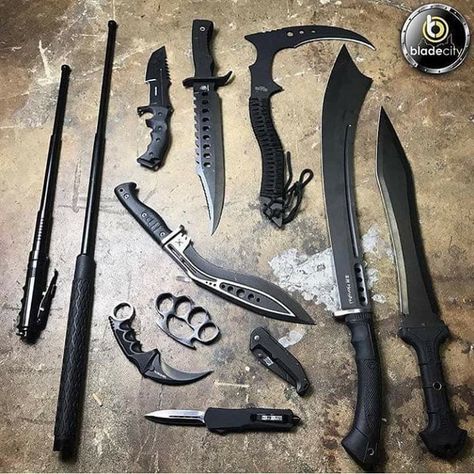 Knife Aesthetic, Pretty Knives, Tactical Gear Loadout, Apocalypse Survival, Cool Knives, Survival Gear, Survival Skills, Axes, Tactical Gear