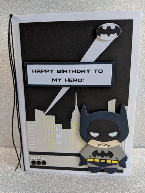 Gifts For Batman Lovers, Batman Card Birthday, Batman Card For Boyfriend, Batman Diy Gifts Boyfriends, Dad Bday Card Ideas, Batman Cards Handmade, Brother Card Ideas, Batman Handmade Gifts, Diy Batman Gifts