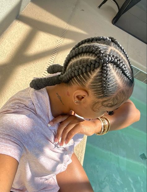 7 Stitch Braids With Design, 4 Stitch Braids With Design, Cornrow Women, 4 Criss Cross Stitch Braids, Four Stitch Braids, 4 Feed In Braids Hairstyles, 4 Cornrows Braids, 4 Stitch Braids, Latest Hair Braids