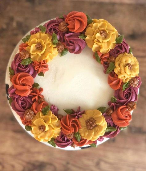 Fall Color Cake Ideas, Fall Colors Birthday Cake, Fall Flowers On Cake, Fall Flowers Cake Buttercream, Fall Cake With Flowers, Fall Cake Decorations Ideas, Fall Floral Cakes Buttercream, Buttercream Fall Flowers, Fall Rosette Cake