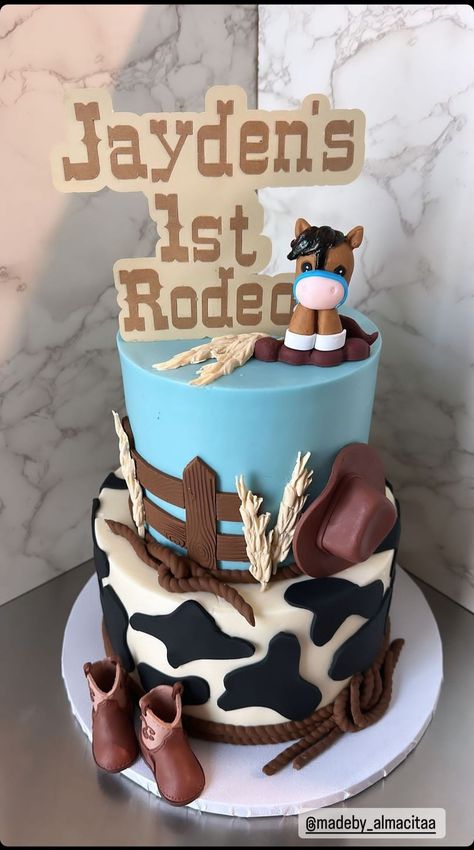 (_cakesbykaren-Instagram) Cowboy Theme Birthday Cake, First Birthday Rodeo Cake, Rodeo 1st Birthday Cake, My First Rodeo Cake Boy, Cowboy Smash Cake Boys, First Rodeo Birthday Cake Boy, Not My First Rodeo 2nd Birthday Cake, My 1st Rodeo Birthday Cake, Cowboy First Birthday Cake