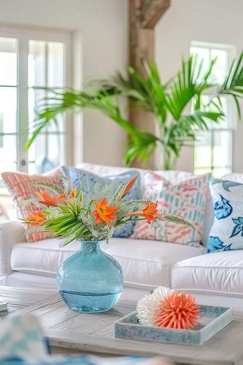 Tropical Living Room Ideas Coastal Style, Bright Beach Decor, Bright Beach House Decor, Chic Beach House Decor, Tropical Houses Interior, Tropical Living Room Ideas, Summer Decorations For Home, Colorful Beach House Decor, Coastal Living Room Ideas