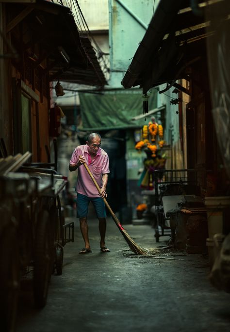 From The Streets of Bangkok on Behance Bangkok Street, Street Photography Portrait, Photojournalism Photography, Nikon D850, Bangkok City, Photography Journey, Photo Composition, Wacom Intuos, Composition Photography