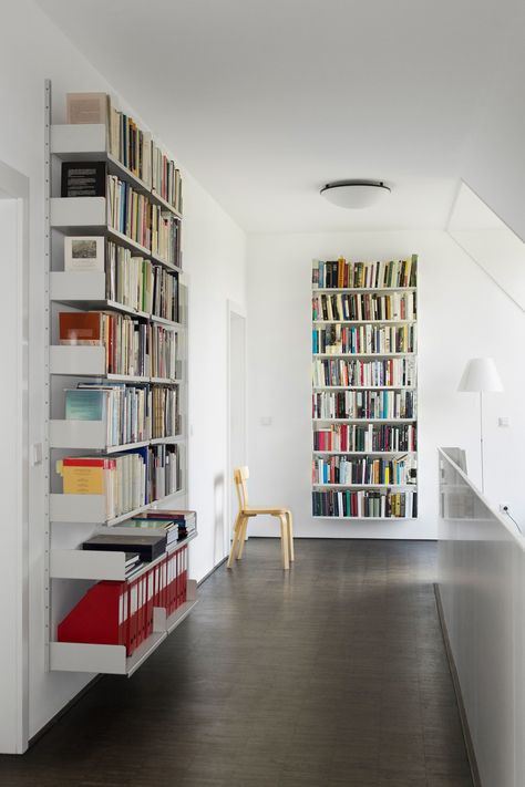 Why Modular Shelving Is the Best "Investment Furniture" - Architectural Digest Track Shelving, Dieter Rams, Modular Shelving, Modern Shelving, Book Shelves, Shelving Systems, Bookcase Shelves, Modular Furniture, Wall Mounted Shelves