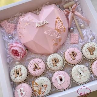 Breakable chocolate Heart 💕 - Cake by Maaly Sweet 16 Breakable Heart, Smash Heart Cake, Breakable Chocolate Heart Ideas, Chocolate Business Ideas, Breakable Chocolate Heart, Smash Heart, Chocolate Heart Cakes, Breakable Hearts, Breakable Chocolate