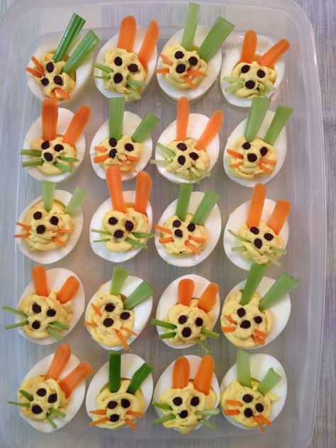 Kid Friendly Deviled Eggs Recipes – Cute Festive Dishes for Your Children Deviled Eggs For Easter, Easter Deviled Eggs, Easter Food Appetizers, Devilled Eggs Recipe Best, Easter Party Food, Deviled Eggs Easy, Eggs For Easter, Easter Dishes, Easter Appetizers