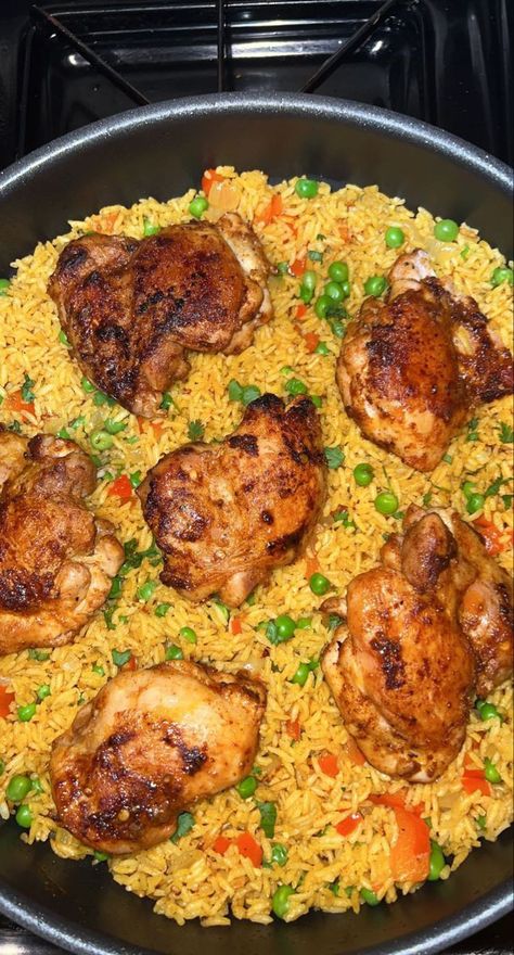 African Recipes Nigerian Food, Soul Food Dinner, Favorite Recipes Dinner, Nigerian Food, Healthy Food Dishes, Healthy Homemade Recipes, God Mat, Healthy Food Motivation, Healthy Lifestyle Food