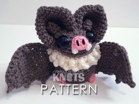 Crochet Bat Stuffed Animal, Bat Knitting Pattern, Crochet Opossum Free Pattern, Emo Crochet Ideas, Bat Crochet Pattern Free, Crochet Bat Pattern, Goth Diy, Crochet Bat, Bat Pattern